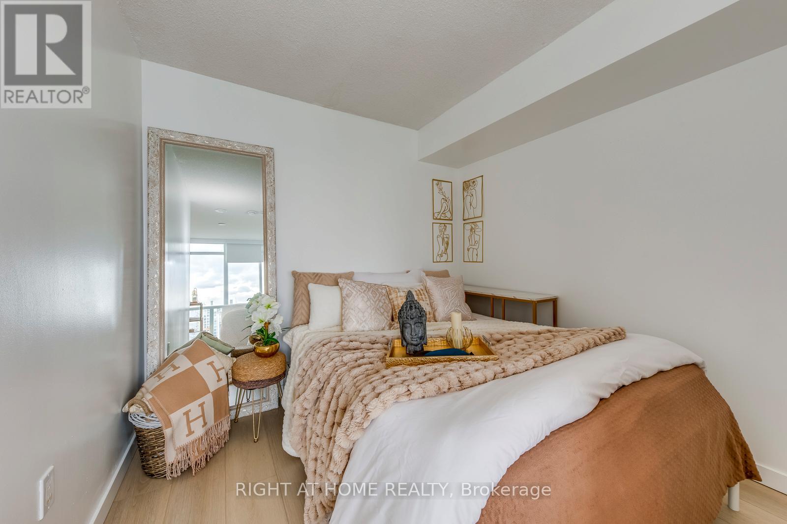 4816 - 11 Brunel Court, Toronto, Ontario  M5V 3Y3 - Photo 18 - C13017134