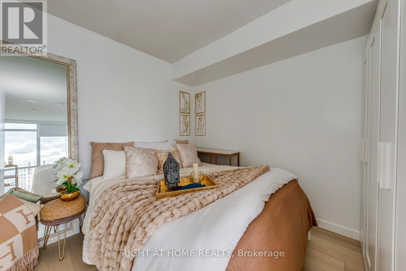 4816 - 11 Brunel Court, Toronto, Ontario  M5V 3Y3 - Photo 19 - C13017134