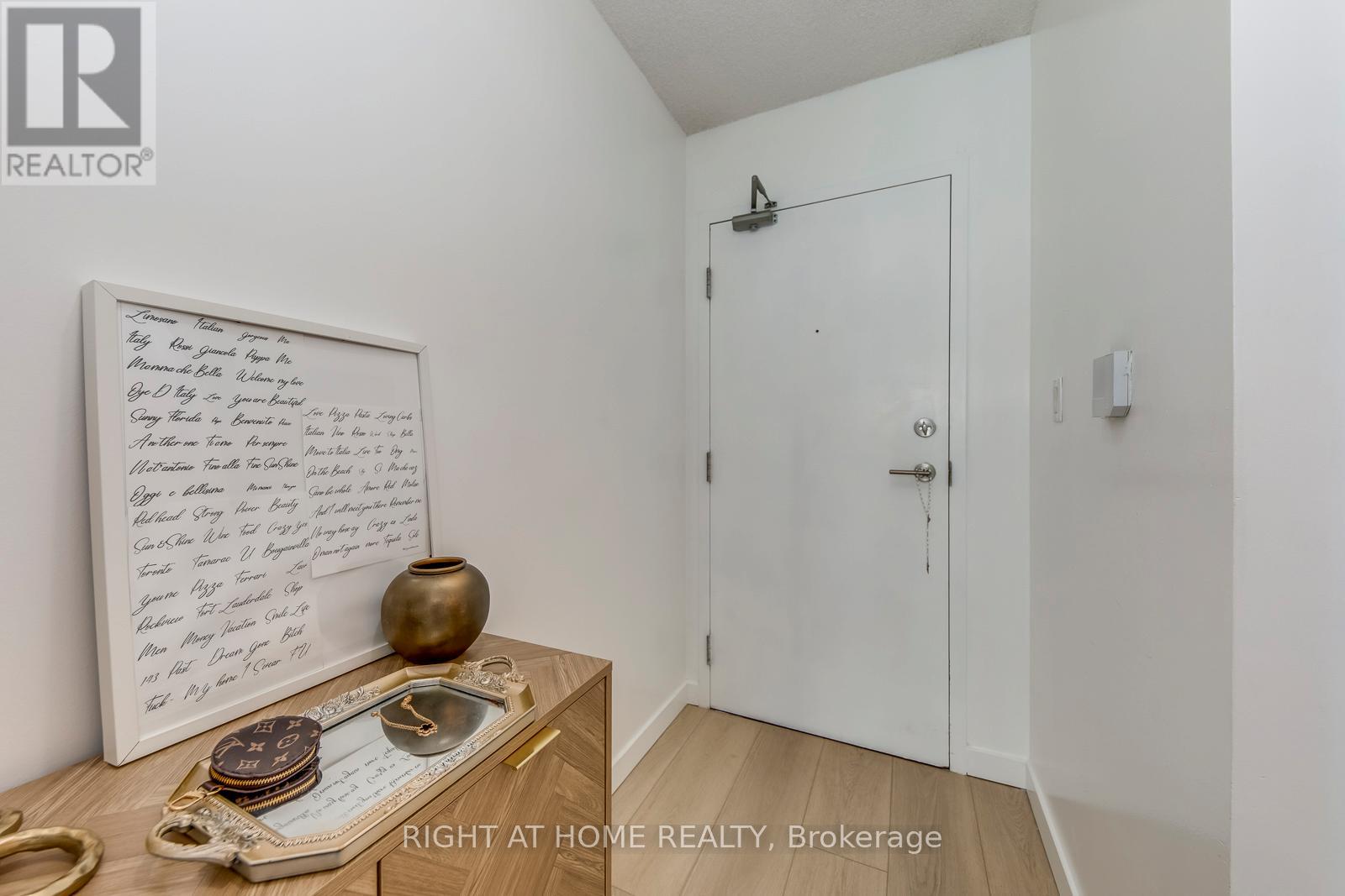 4816 - 11 Brunel Court, Toronto, Ontario  M5V 3Y3 - Photo 6 - C13017134