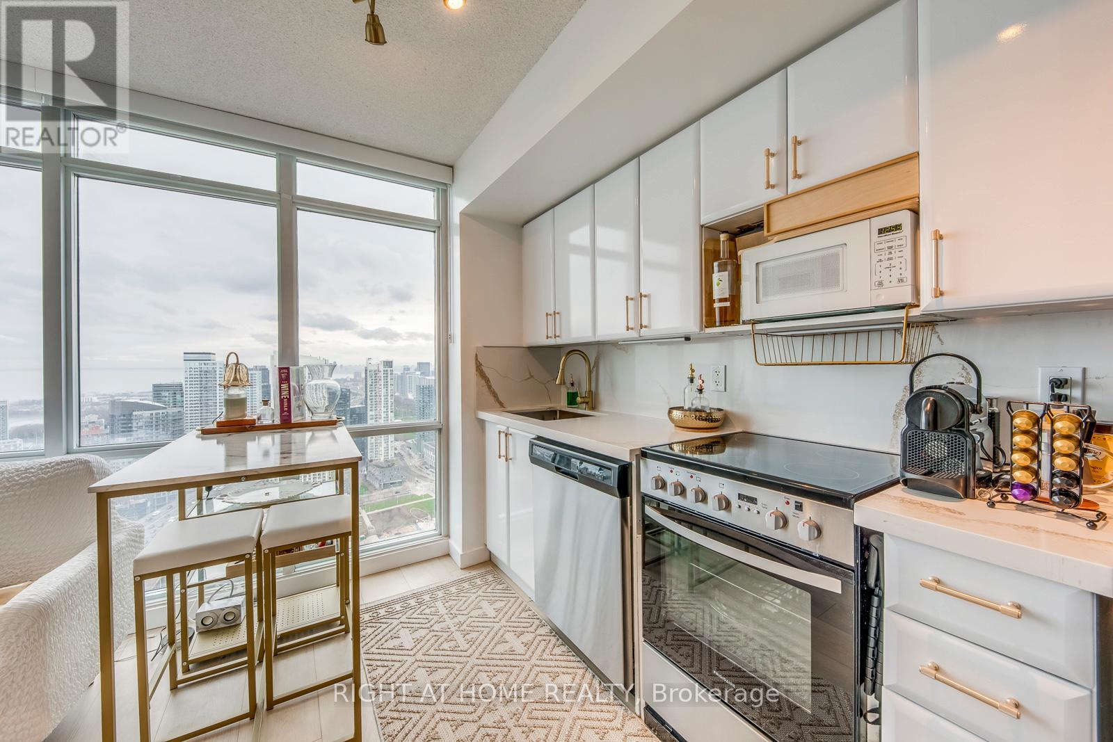 4816 - 11 Brunel Court, Toronto, Ontario  M5V 3Y3 - Photo 9 - C13017134