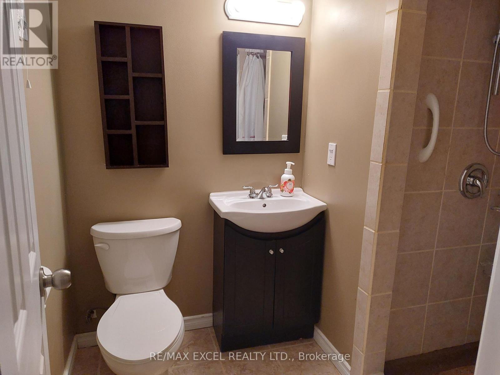 8061 Paddock Trail Drive, Niagara Falls, Ontario  L2H 1W8 - Photo 23 - X13016498