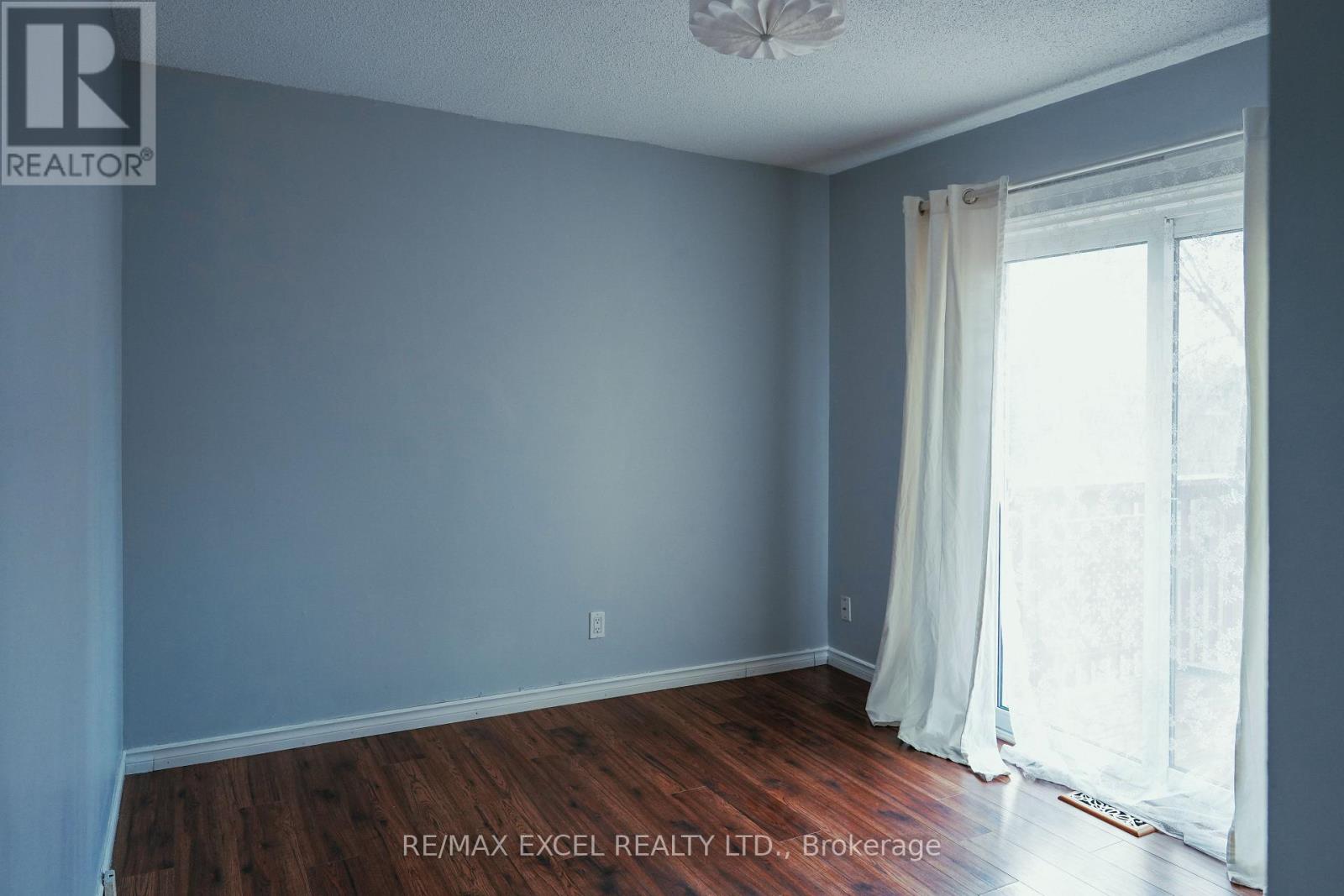 8061 Paddock Trail Drive, Niagara Falls, Ontario  L2H 1W8 - Photo 11 - X13016498