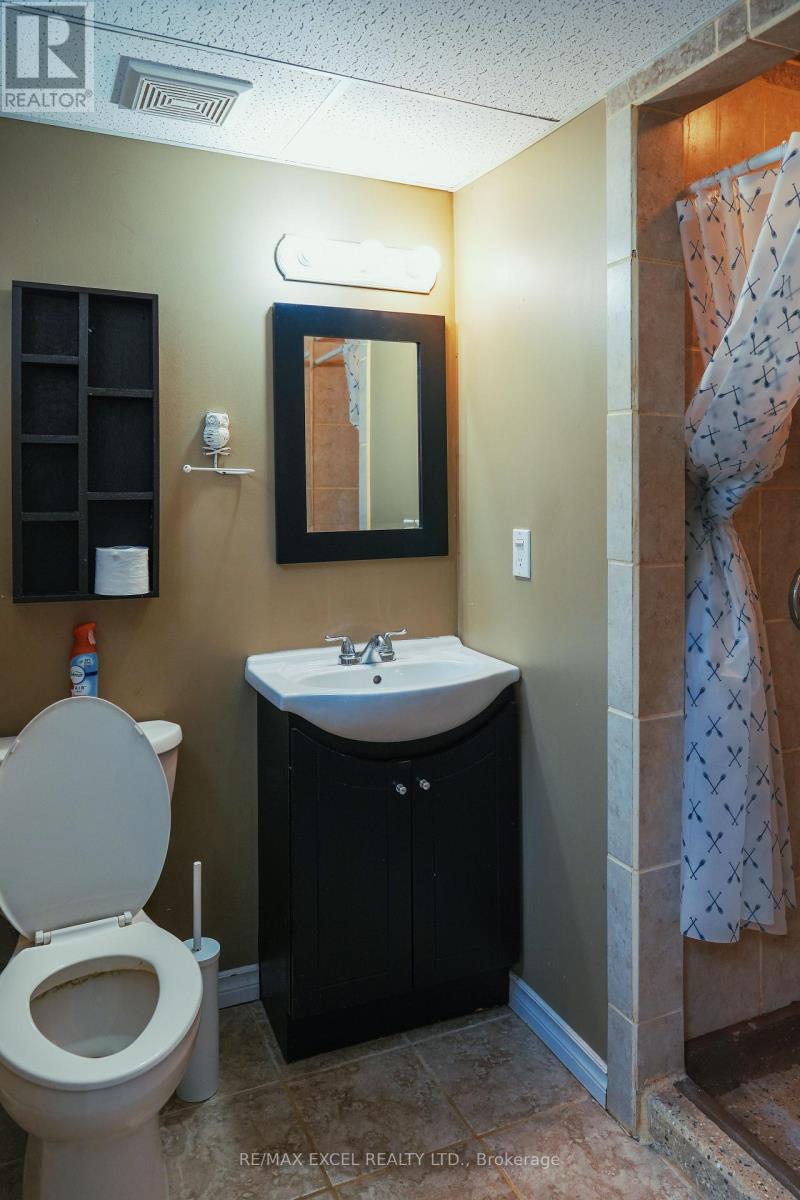 8061 Paddock Trail Drive, Niagara Falls, Ontario  L2H 1W8 - Photo 24 - X13016498