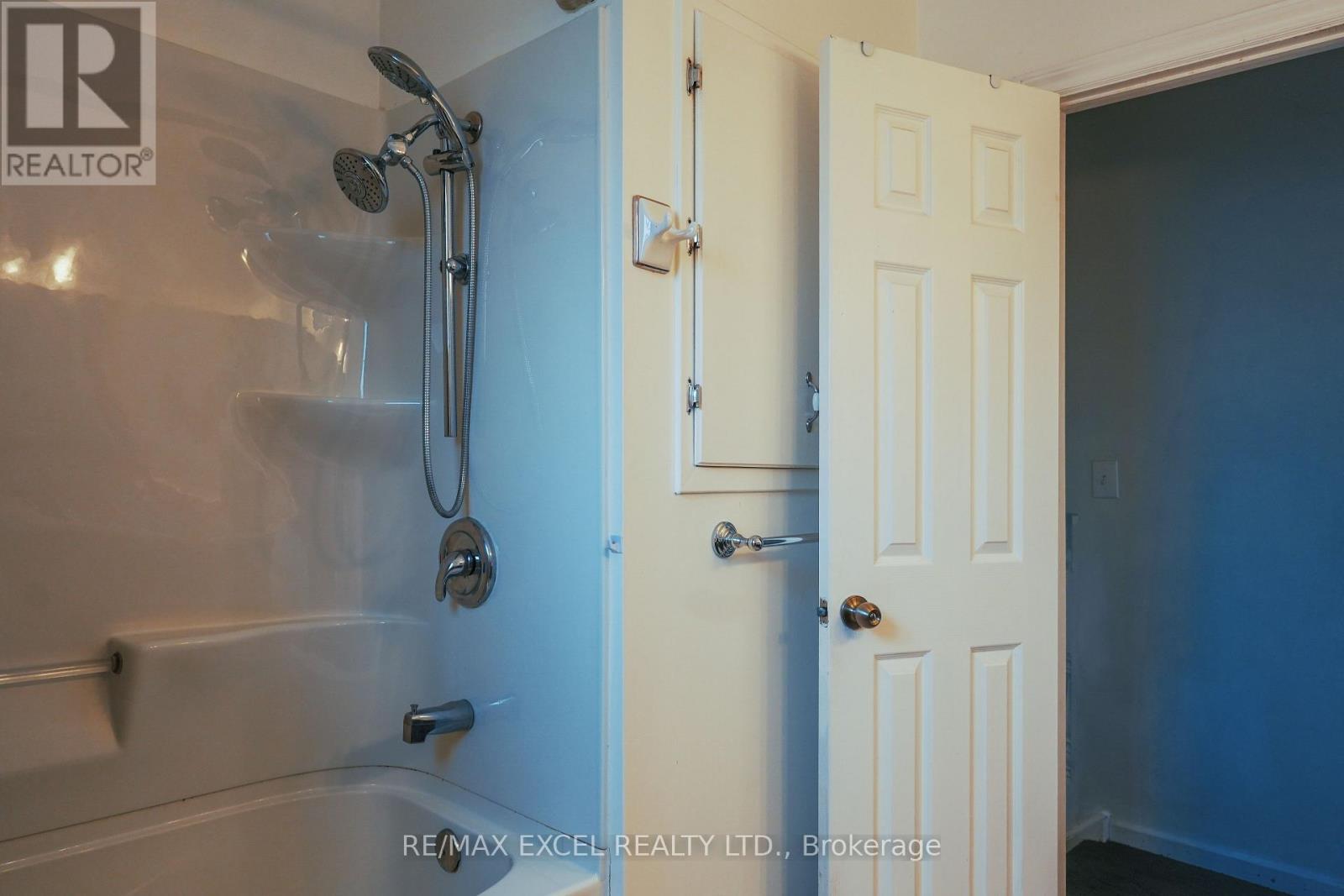 8061 Paddock Trail Drive, Niagara Falls, Ontario  L2H 1W8 - Photo 16 - X13016498