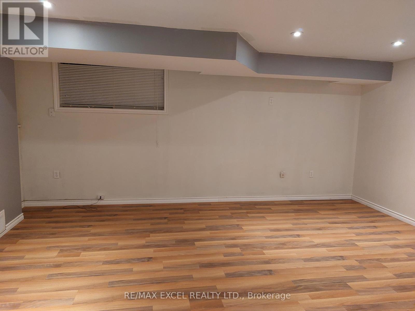 8061 Paddock Trail Drive, Niagara Falls, Ontario  L2H 1W8 - Photo 22 - X13016498