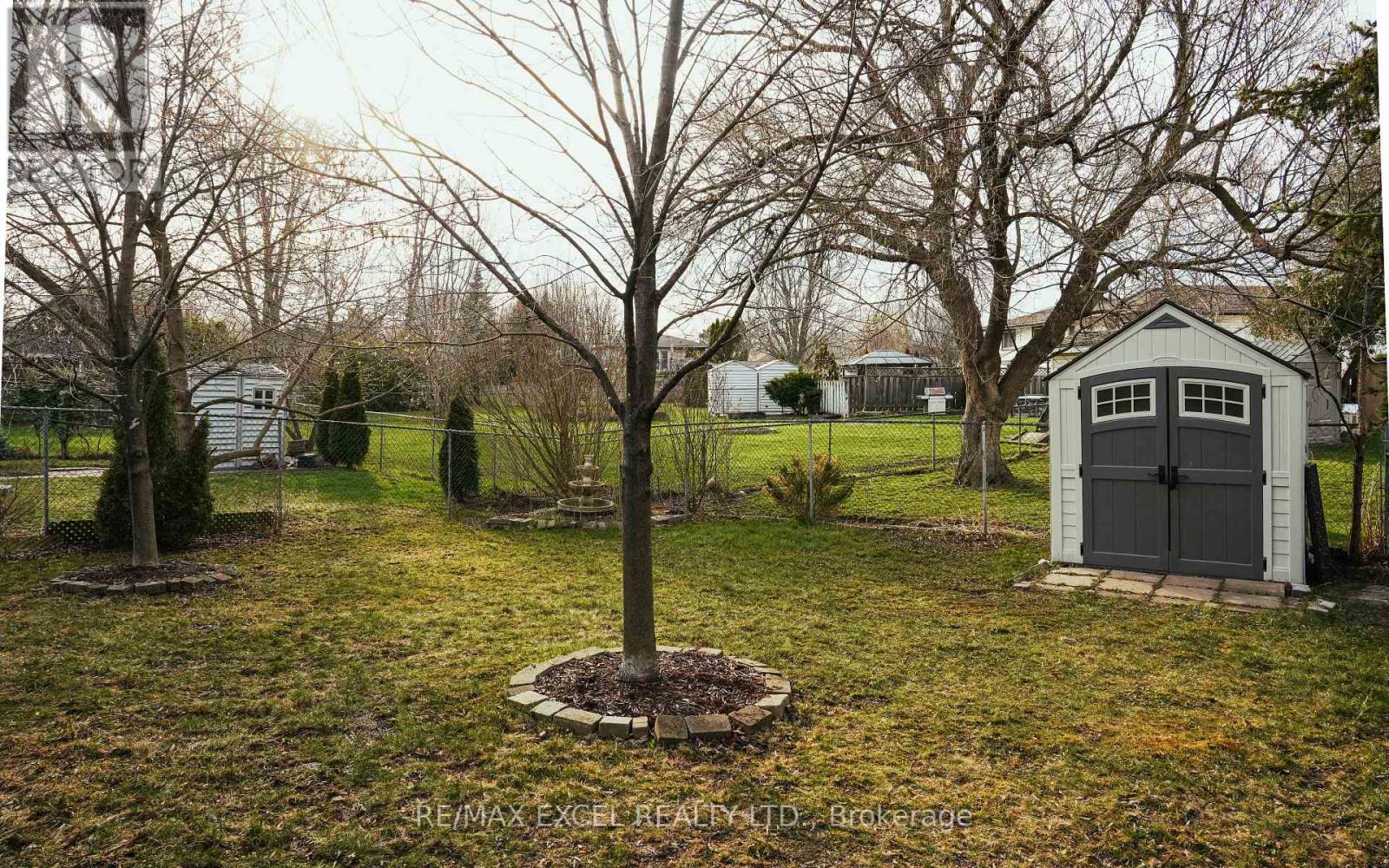 8061 Paddock Trail Drive, Niagara Falls, Ontario  L2H 1W8 - Photo 33 - X13016498