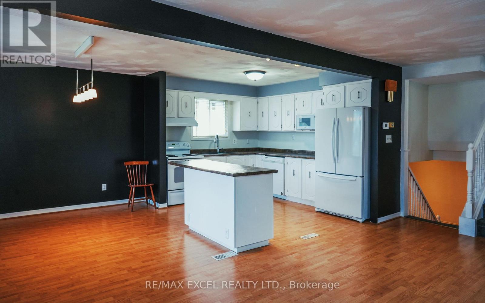 8061 Paddock Trail Drive, Niagara Falls, Ontario  L2H 1W8 - Photo 8 - X13016498