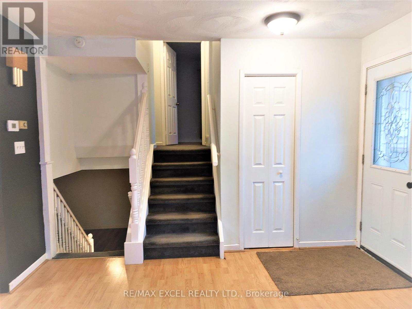 8061 Paddock Trail Drive, Niagara Falls, Ontario  L2H 1W8 - Photo 4 - X13016498