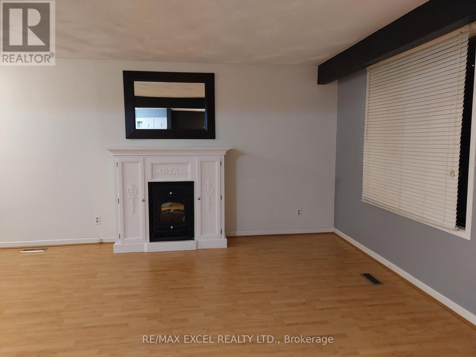 8061 Paddock Trail Drive, Niagara Falls, Ontario  L2H 1W8 - Photo 6 - X13016498