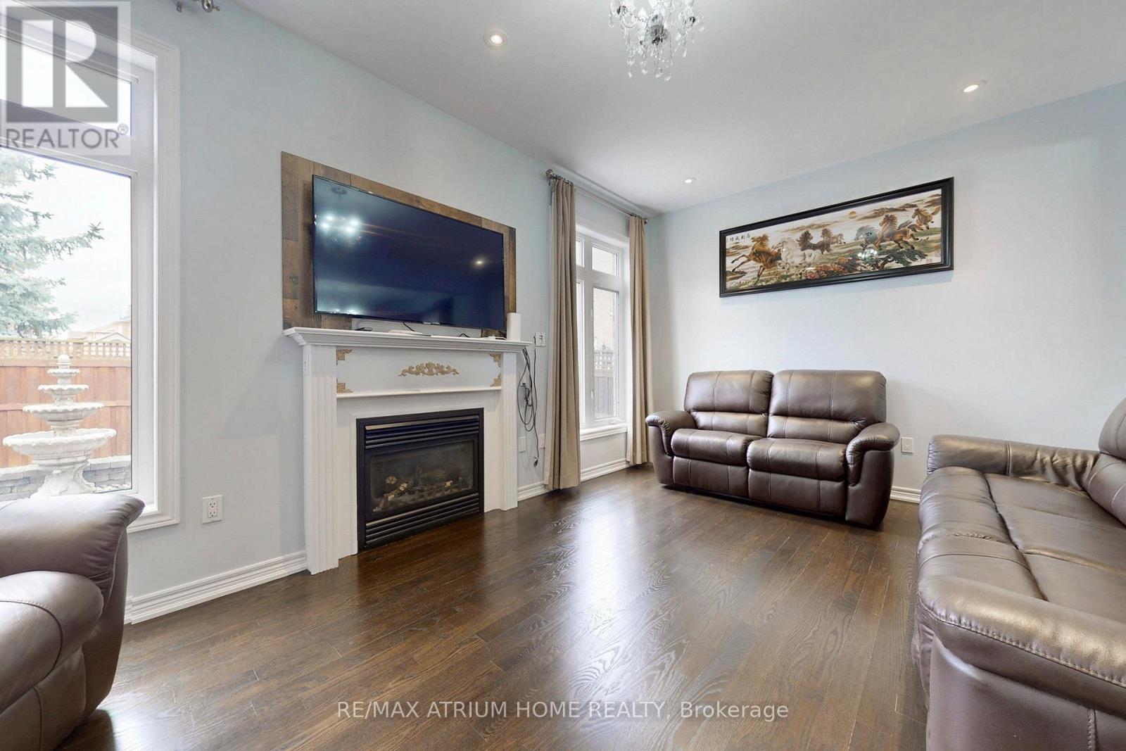 5430 Oscar Peterson Boulevard, Mississauga, Ontario  L5M 0B6 - Photo 3 - W13017140