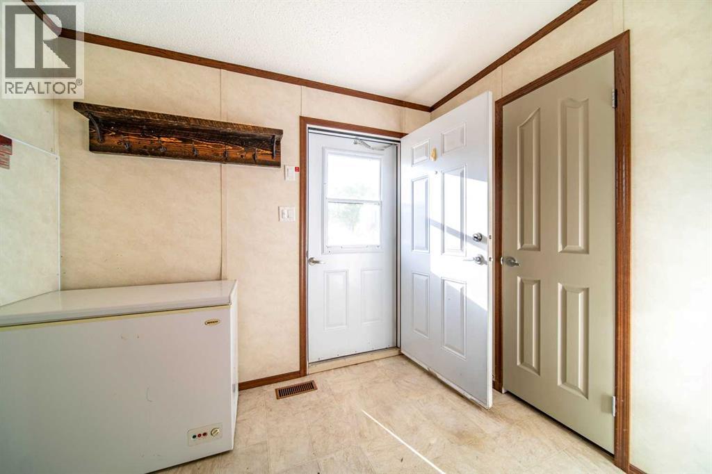 140 Hazel Street, Metiskow, Alberta  T0B 3A0 - Photo 11 - A2259795