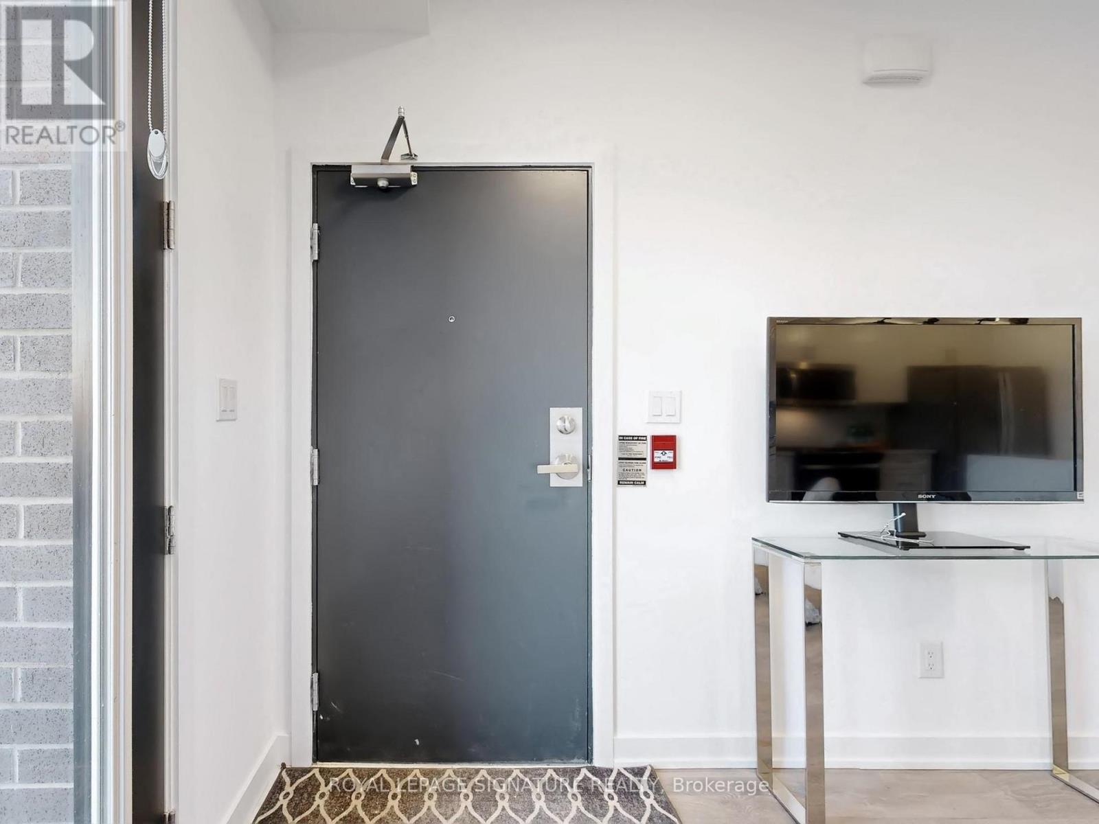 1 - 1455 O'connor Drive, Toronto, Ontario  M4B 2V5 - Photo 11 - E12942006