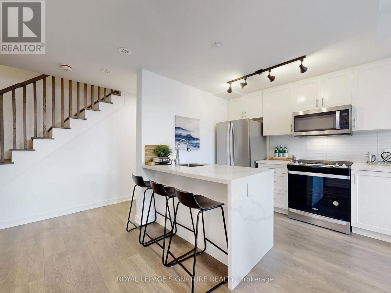 1 - 1455 O'connor Drive, Toronto, Ontario  M4B 2V5 - Photo 5 - E12942006