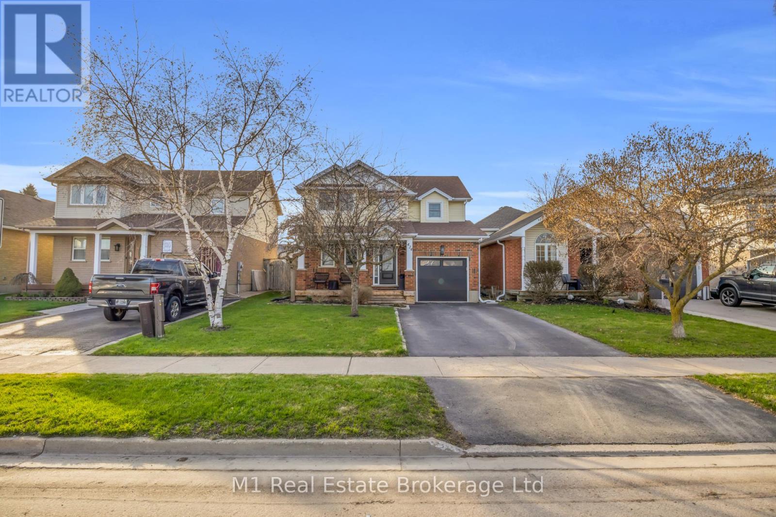 424 Millburn Boulevard, Centre Wellington, Ontario  N1M 3R5 - Photo 2 - X13017156