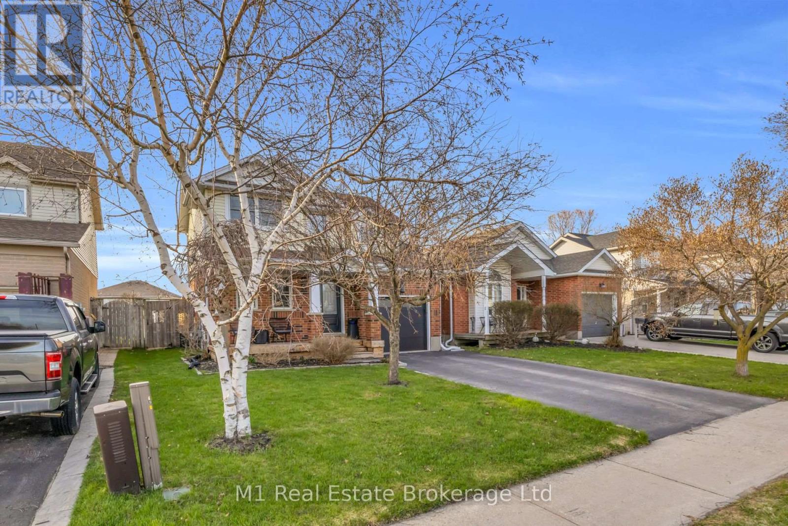 424 Millburn Boulevard, Centre Wellington, Ontario  N1M 3R5 - Photo 5 - X13017156