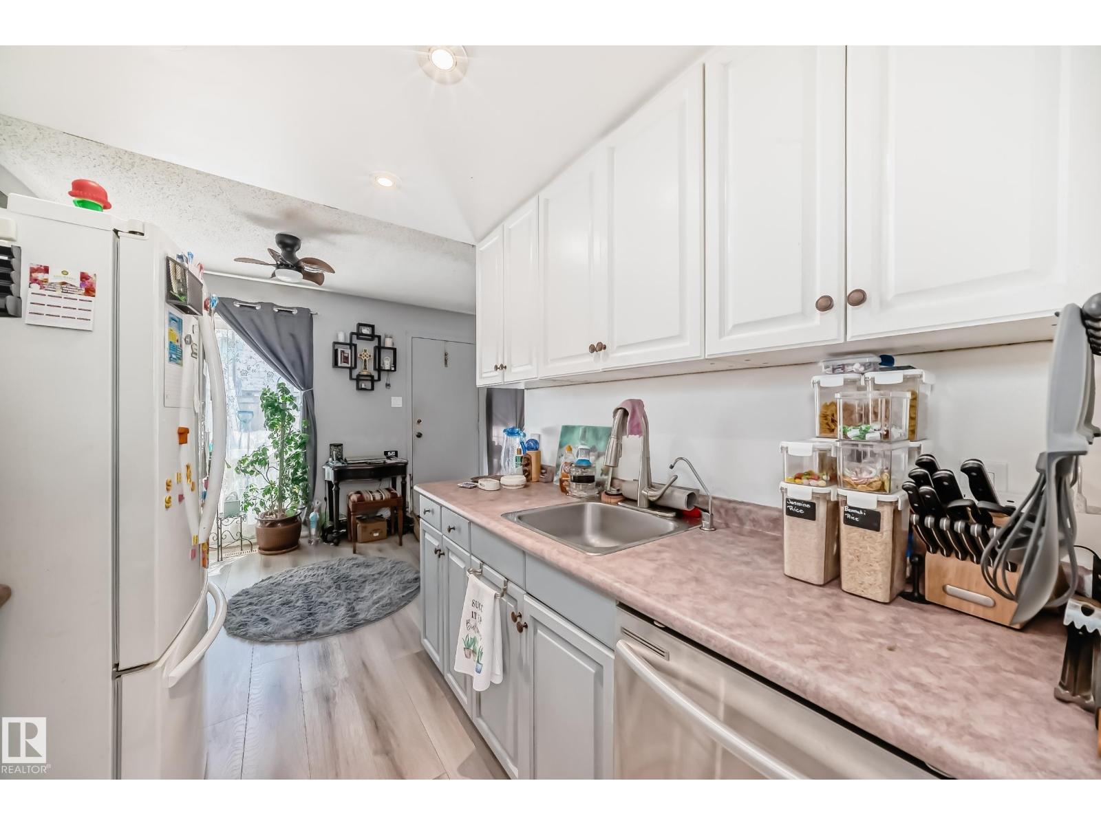 582 Abbottsfield Rd Nw, Edmonton, Alberta  T5W 4R3 - Photo 10 - E4483113