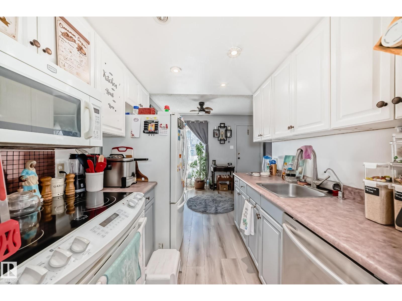 582 Abbottsfield Rd Nw, Edmonton, Alberta  T5W 4R3 - Photo 11 - E4483113