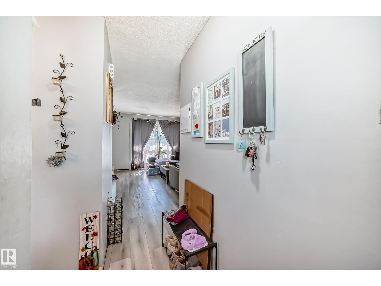 582 Abbottsfield Rd Nw, Edmonton, Alberta  T5W 4R3 - Photo 2 - E4483113