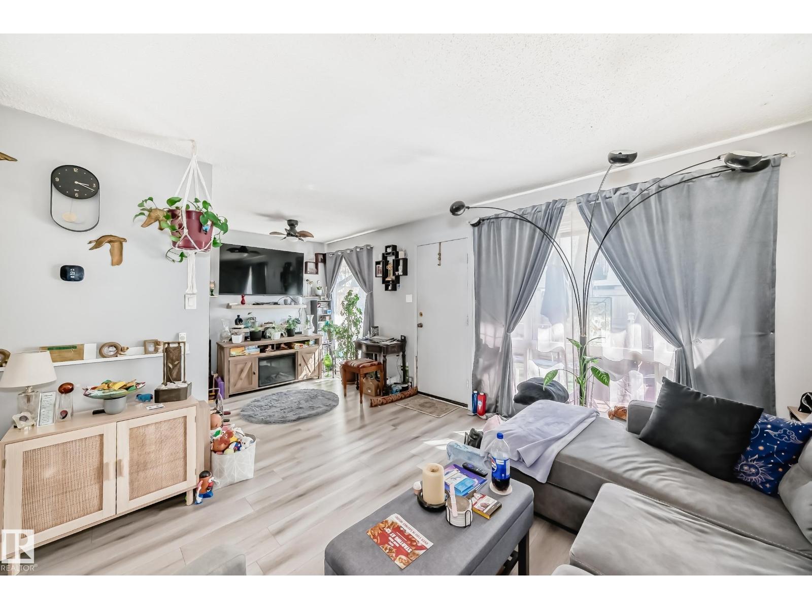 582 Abbottsfield Rd Nw, Edmonton, Alberta  T5W 4R3 - Photo 4 - E4483113