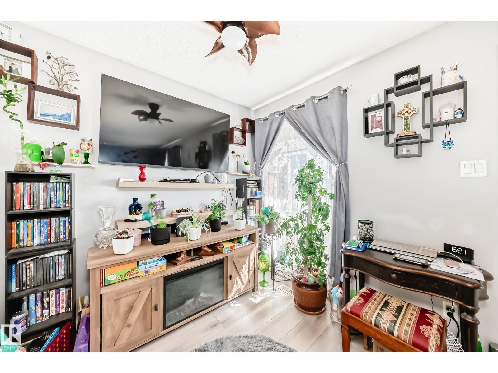 582 Abbottsfield Rd Nw, Edmonton, Alberta  T5W 4R3 - Photo 6 - E4483113