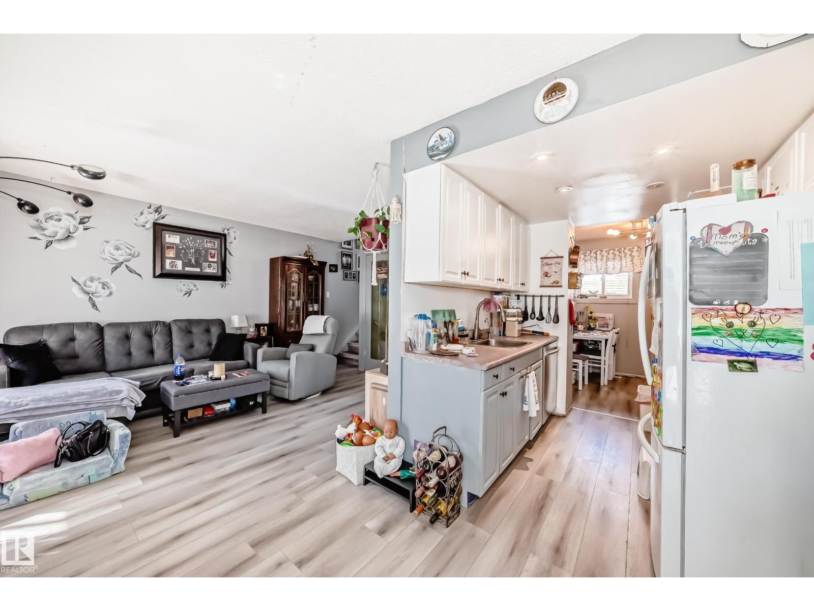 582 Abbottsfield Rd Nw, Edmonton, Alberta  T5W 4R3 - Photo 7 - E4483113