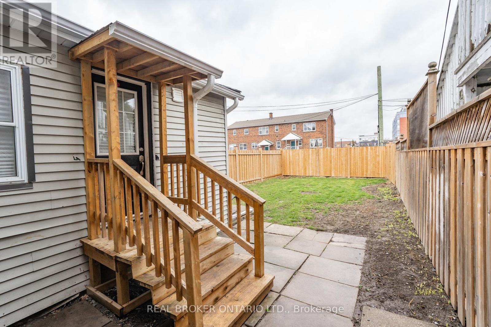 36 & 38 Bruce Street, Oshawa, Ontario  L1H 1P7 - Photo 37 - E13000708