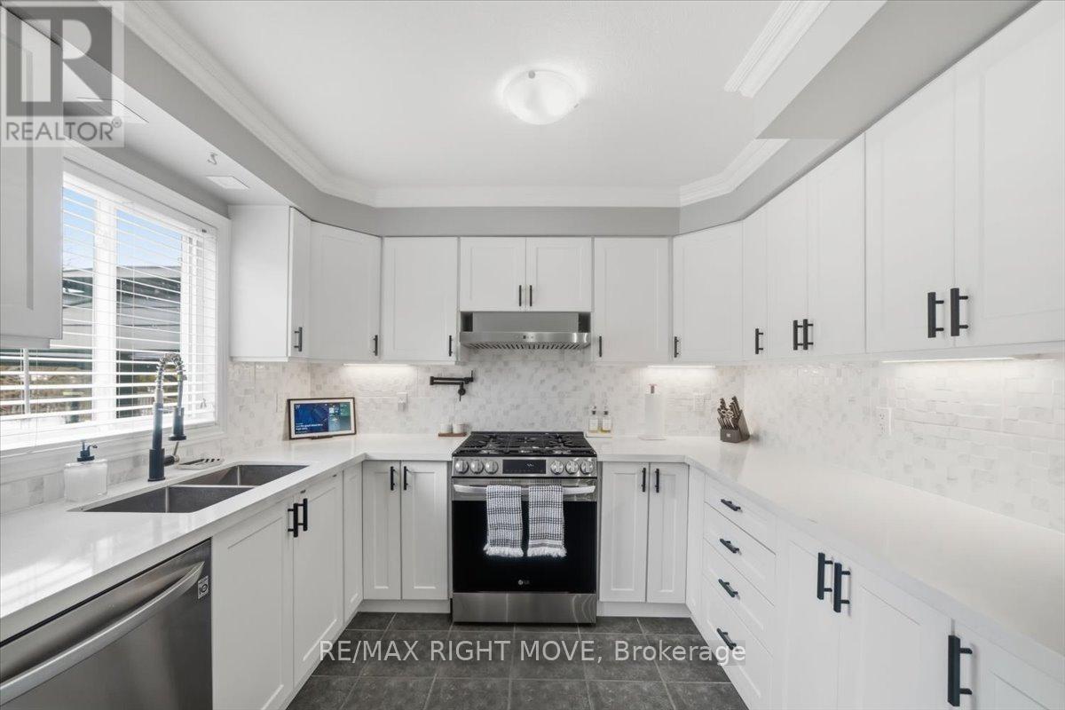 91 Benjamin Crescent, Orangeville, Ontario  L9W 5J3 - Photo 9 - W12902292