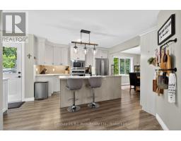 83 WOZNIAK ROAD, Penetanguishene, Ontario