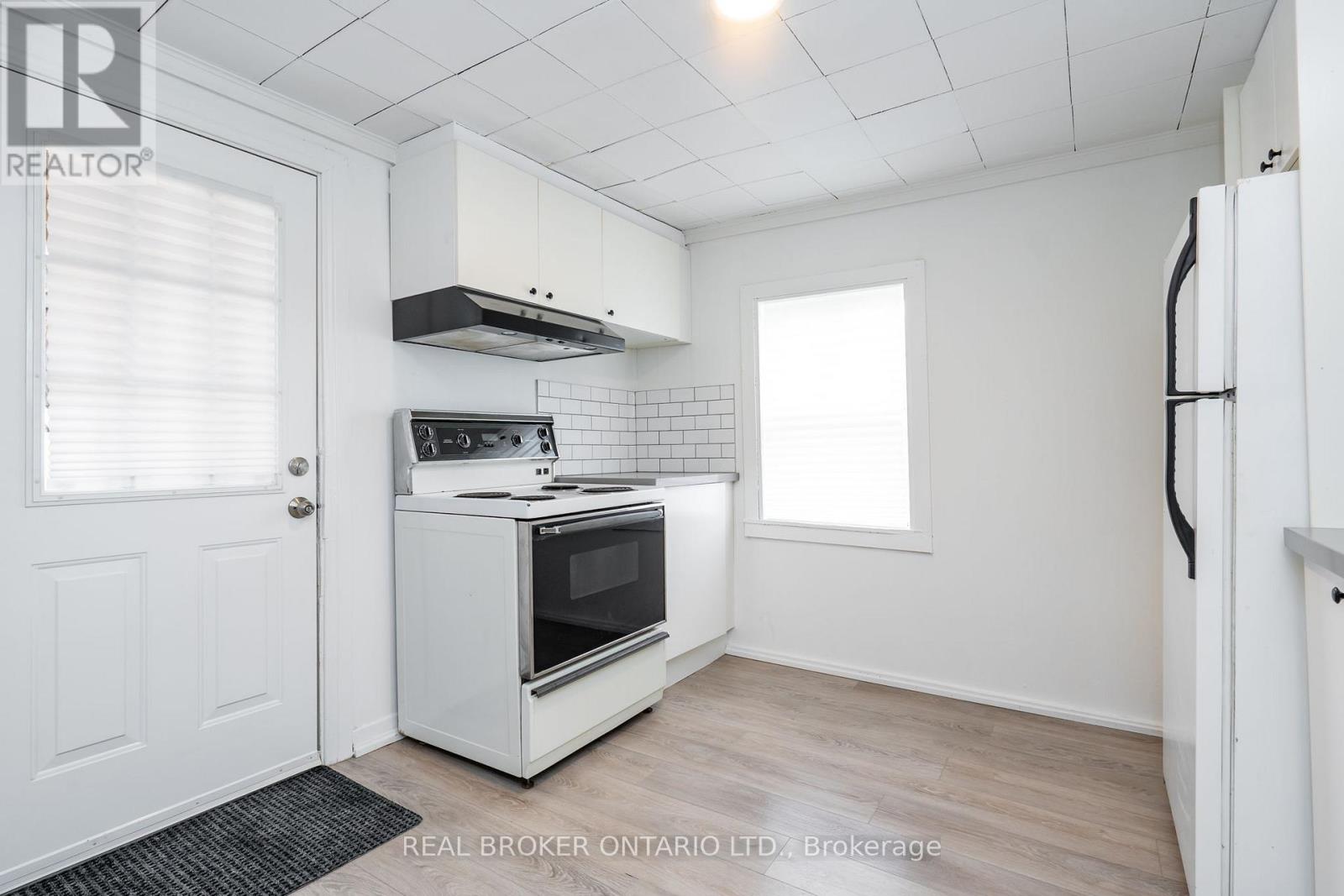 38 Bruce Street, Oshawa, Ontario  L1H 1P7 - Photo 8 - E13000698