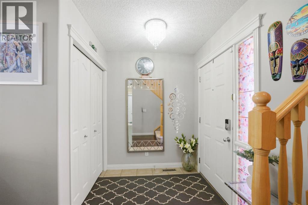 87 Kincora Drive NW, Calgary, Alberta  T3R 1L4 - Photo 8 - A2301045