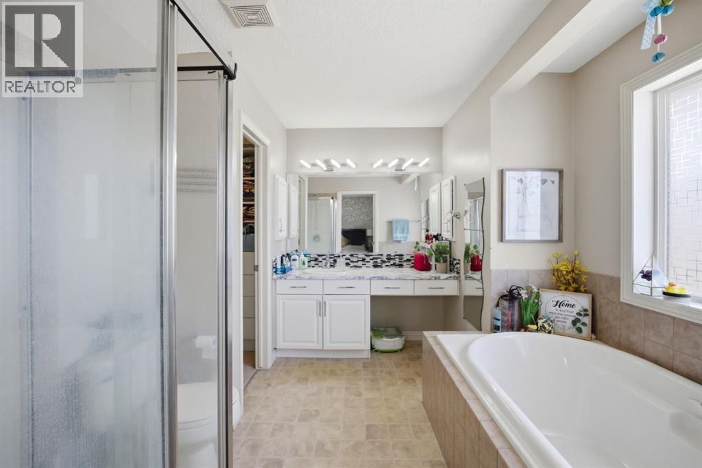 87 Kincora Drive NW, Calgary, Alberta  T3R 1L4 - Photo 31 - A2301045