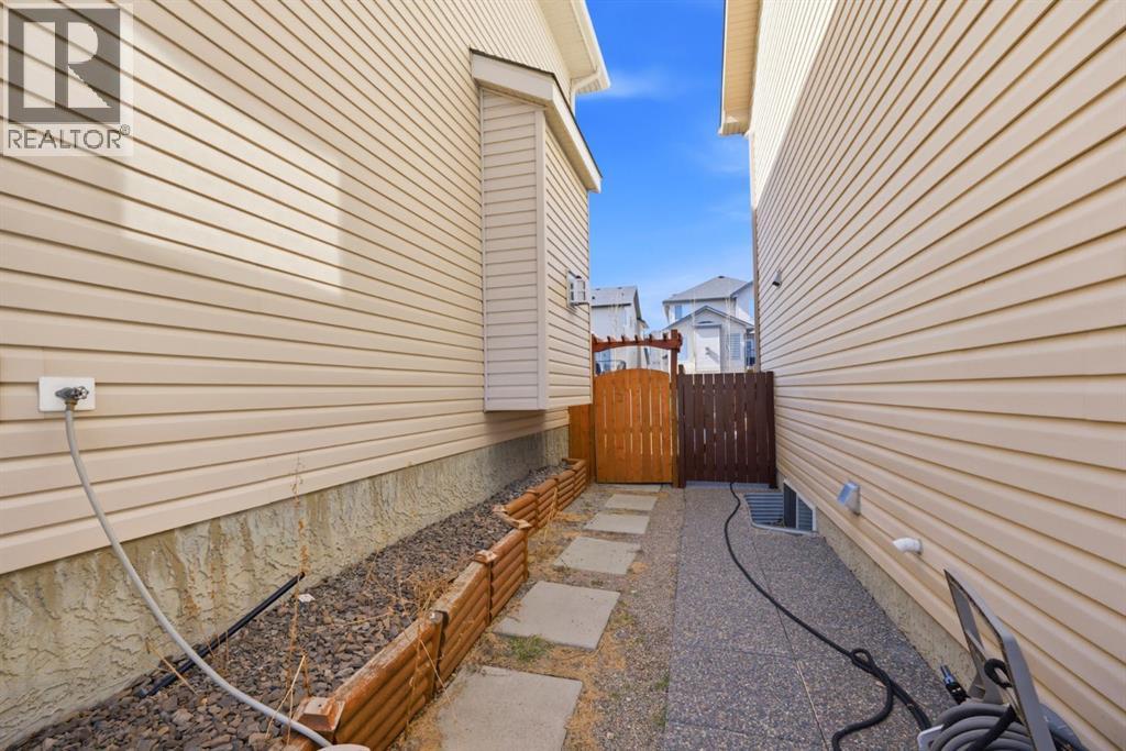 87 Kincora Drive NW, Calgary, Alberta  T3R 1L4 - Photo 43 - A2301045