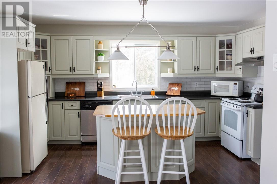 6332 Hwy 542, Mindemoya, Ontario  P0P 1S0 - Photo 13 - 2127200