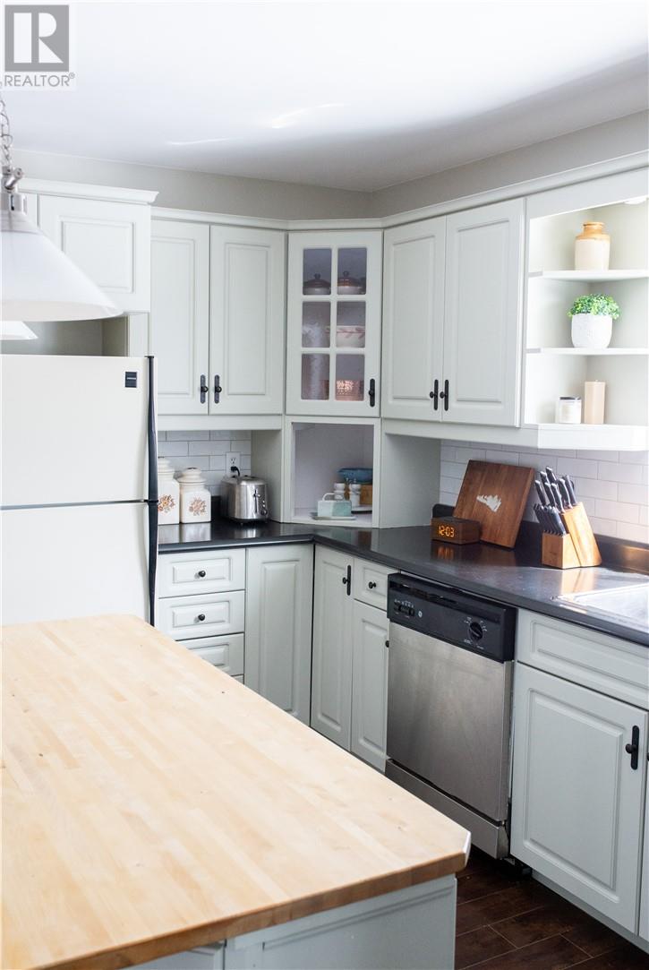 6332 Hwy 542, Mindemoya, Ontario  P0P 1S0 - Photo 17 - 2127200