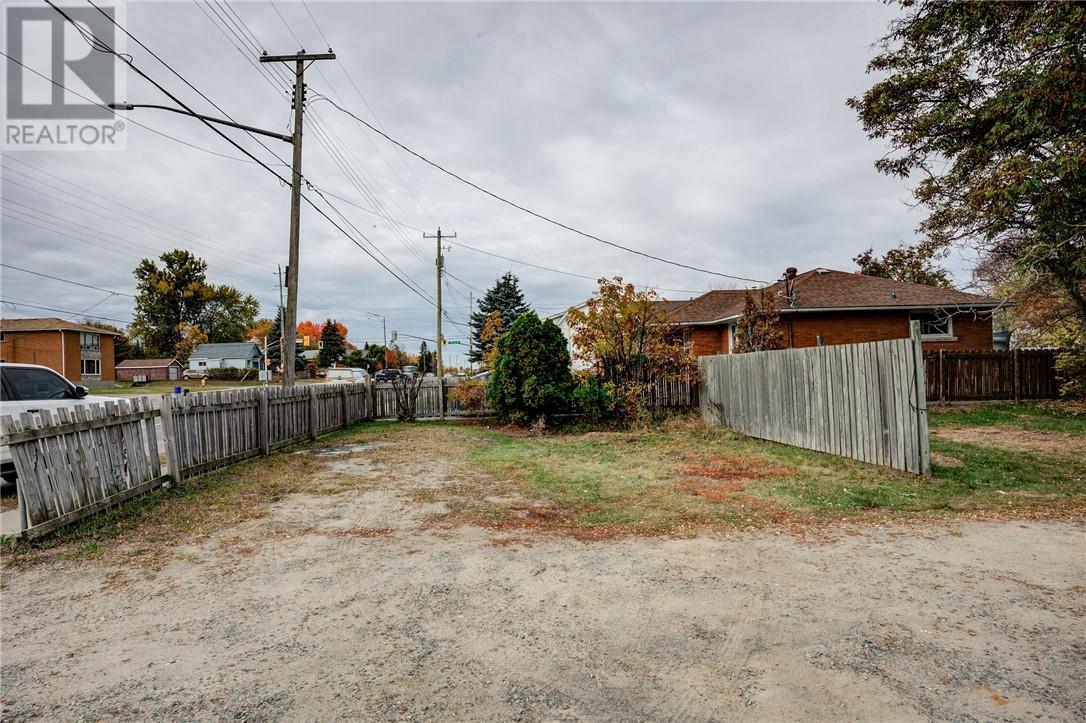 3345 Falconbridge Highway, Garson, Ontario  P3L 1E4 - Photo 3 - 2125259