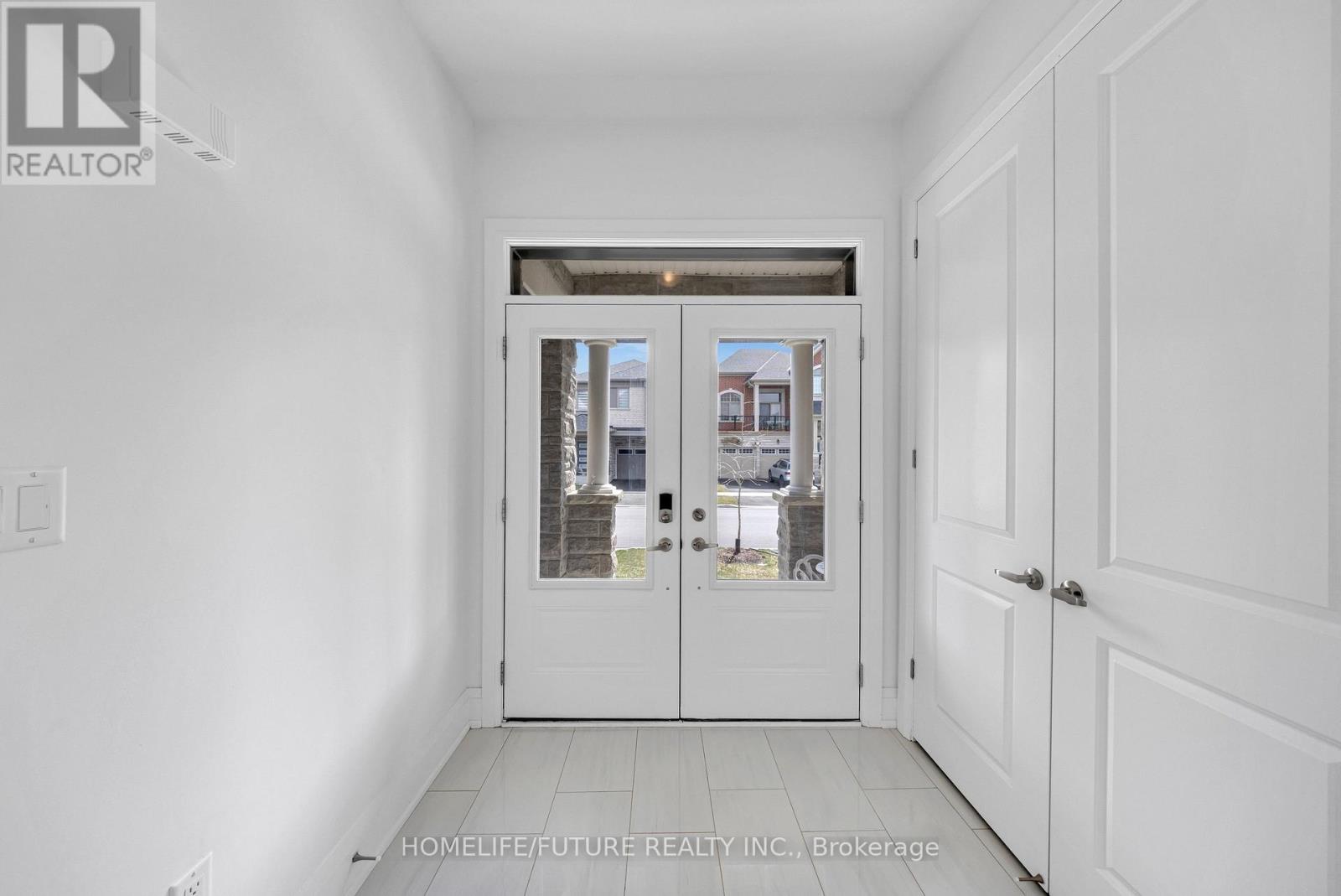 1416 Swallowtail Lane, Pickering, Ontario  L1X 0N8 - Photo 6 - E13017172