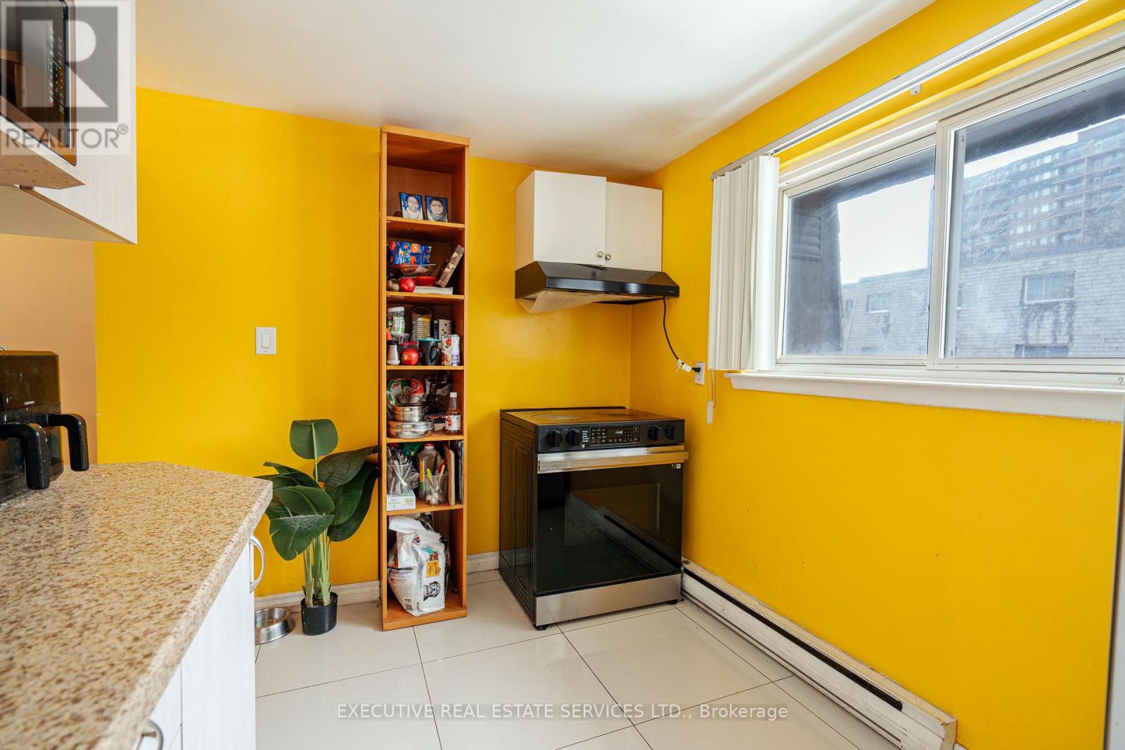 25 Briar Path N, Brampton, Ontario  L6T 2A2 - Photo 9 - W13017162