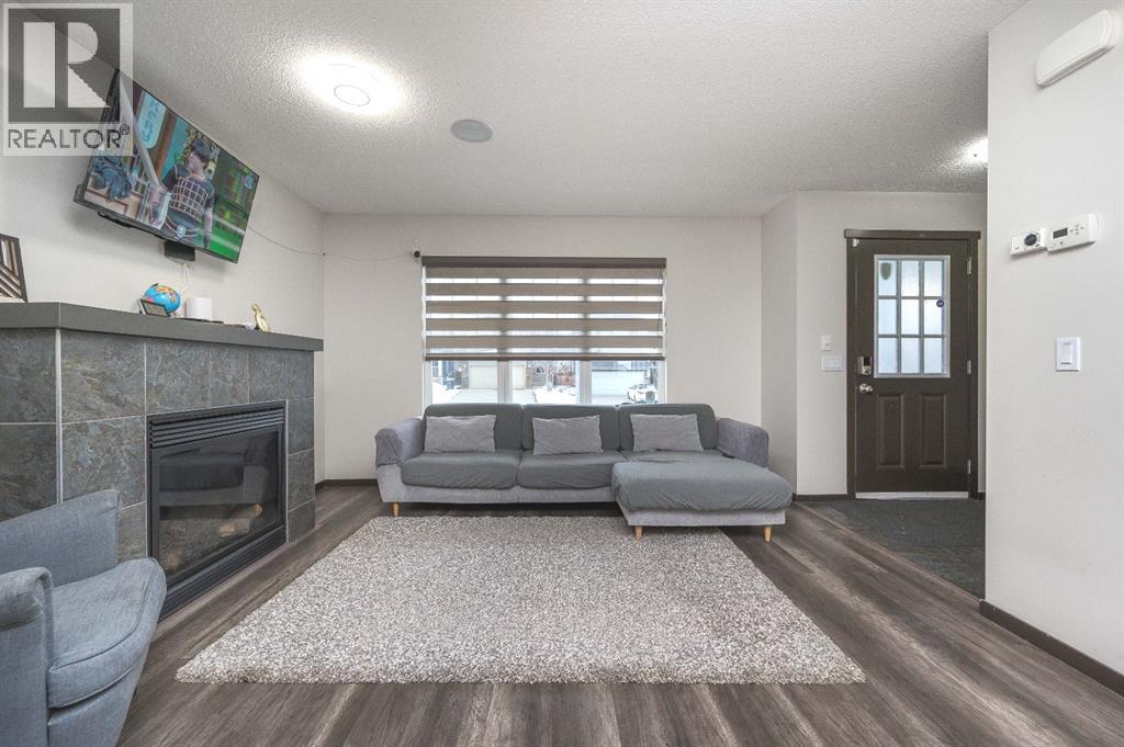 702 Panamount Boulevard NW, Calgary, Alberta  T3K 0P7 - Photo 4 - A2299325