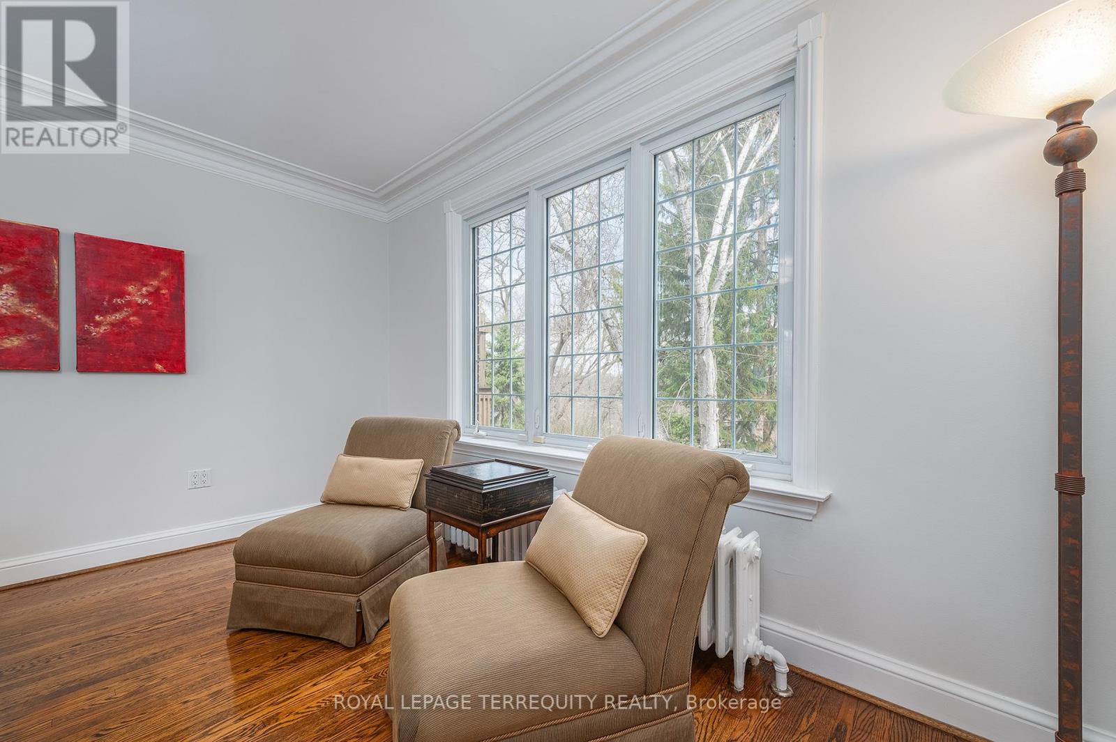 223 Riverside Drive, Toronto, Ontario  M6S 4A8 - Photo 10 - W12746380