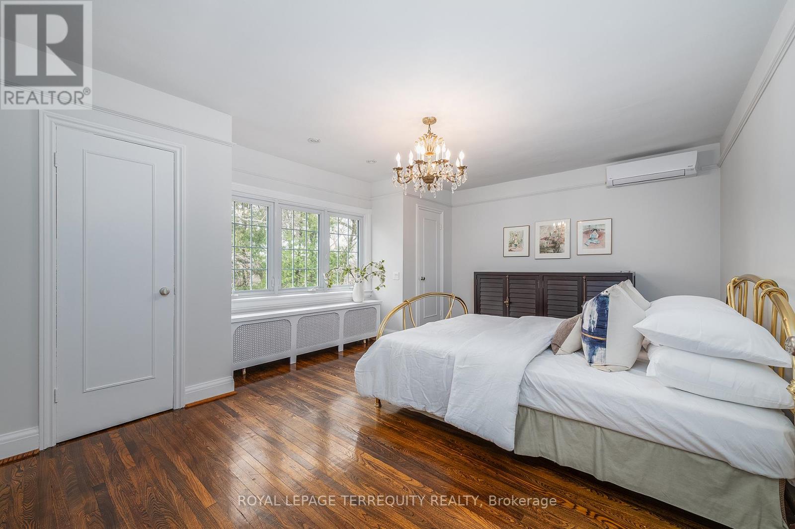 223 Riverside Drive, Toronto, Ontario  M6S 4A8 - Photo 21 - W12746380