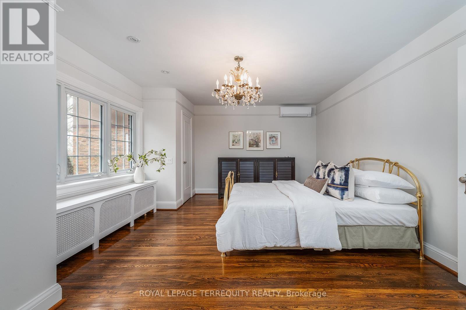 223 Riverside Drive, Toronto, Ontario  M6S 4A8 - Photo 23 - W12746380