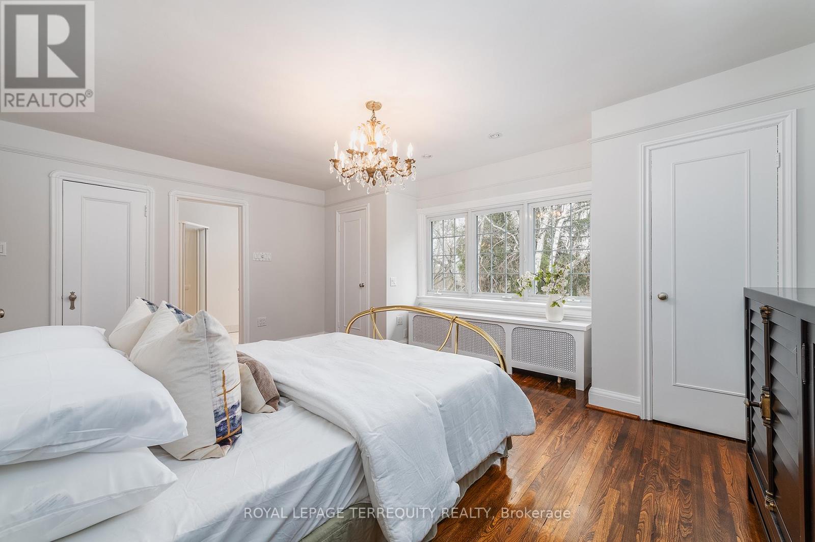 223 Riverside Drive, Toronto, Ontario  M6S 4A8 - Photo 22 - W12746380