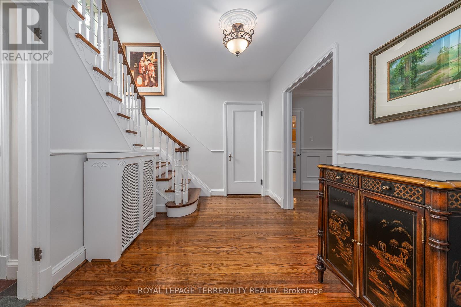 223 Riverside Drive, Toronto, Ontario  M6S 4A8 - Photo 5 - W12746380