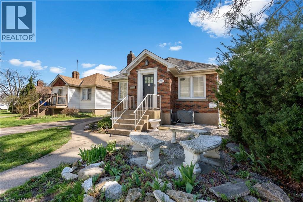 14 Dunlop Drive, St. Catharines, Ontario  L2R 1A3 - Photo 3 - 40821334