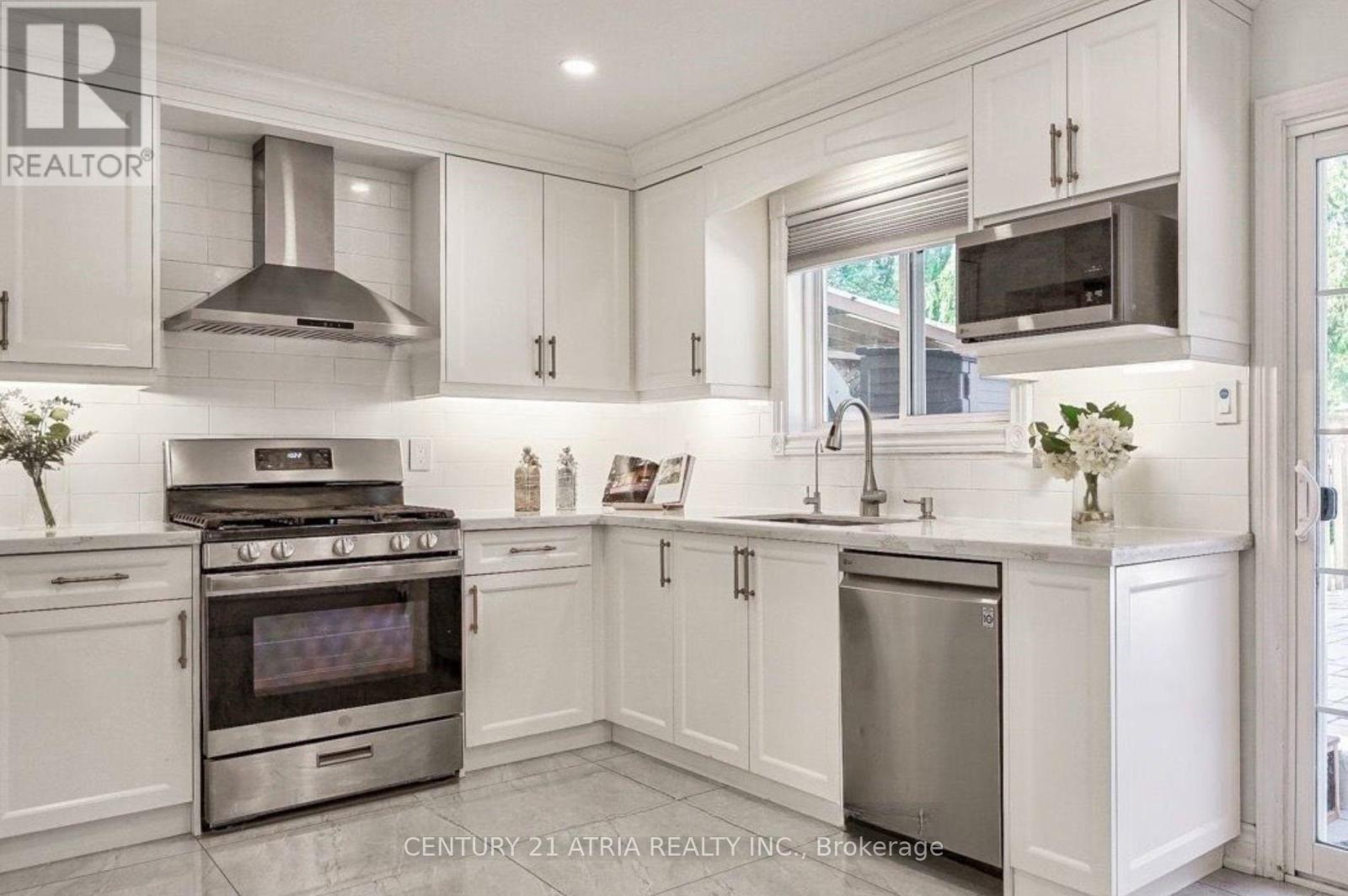 345 Hollyberry Trail, Toronto (Hillcrest Village), Ontario  M2H 2P5 - Photo 4 - C13017210