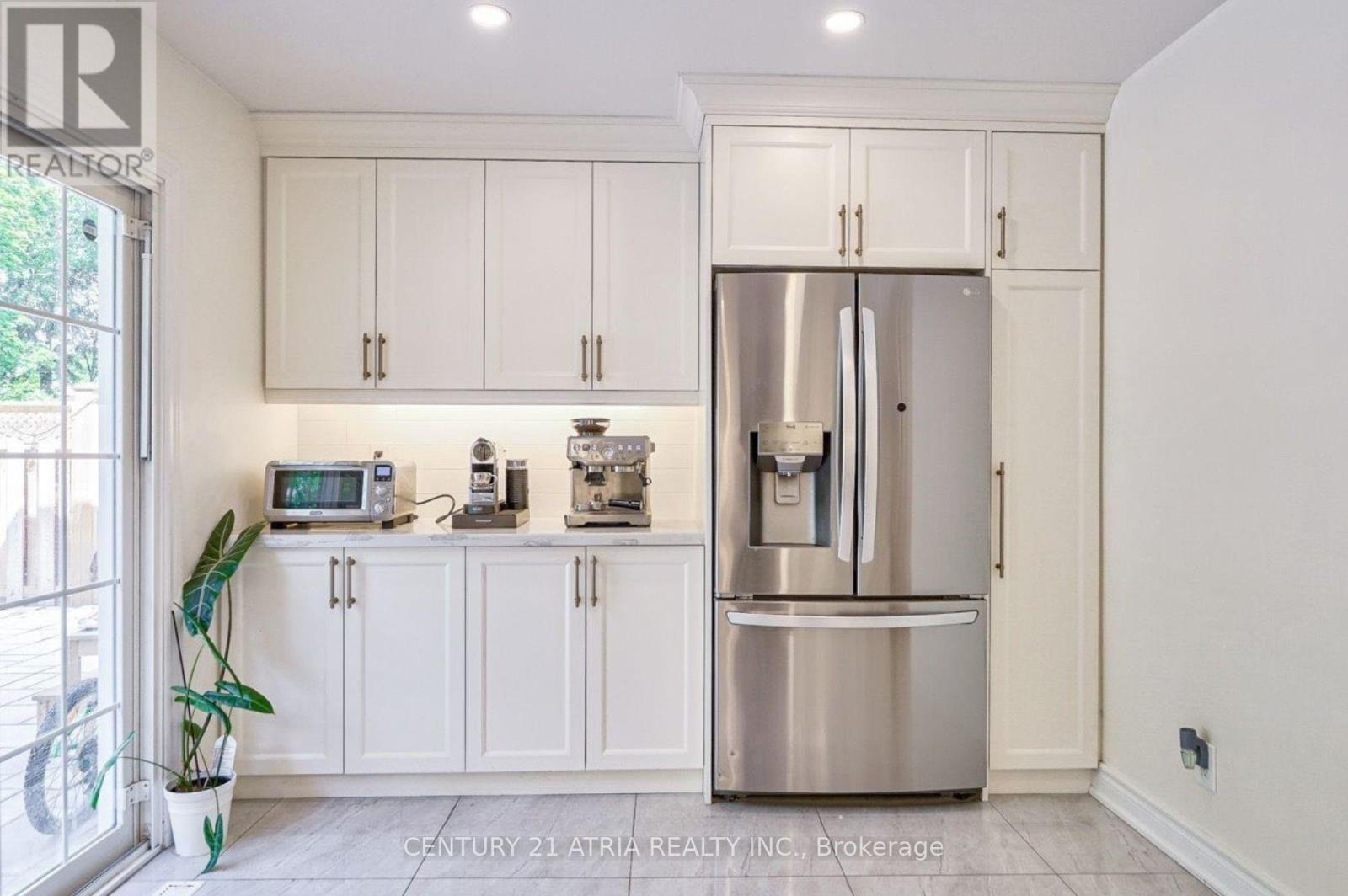 345 Hollyberry Trail, Toronto (Hillcrest Village), Ontario  M2H 2P5 - Photo 5 - C13017210