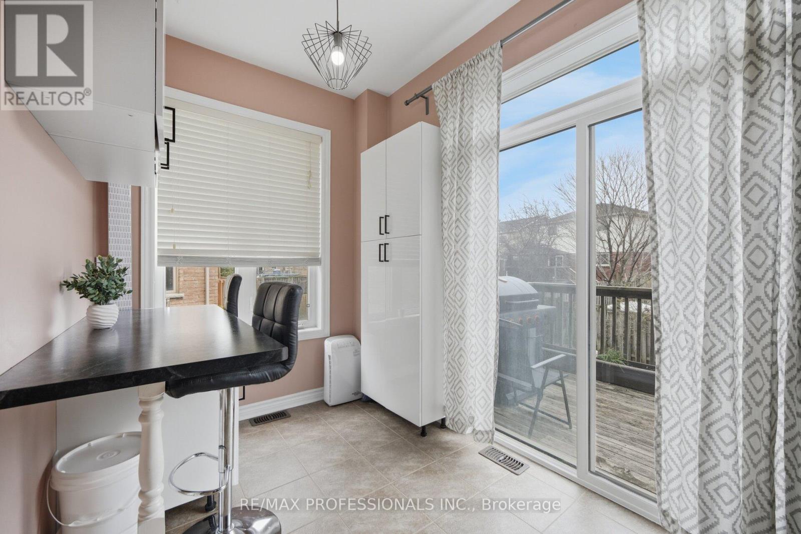 45 Horton Street, Ajax, Ontario  L1Z 1E3 - Photo 18 - E13009530