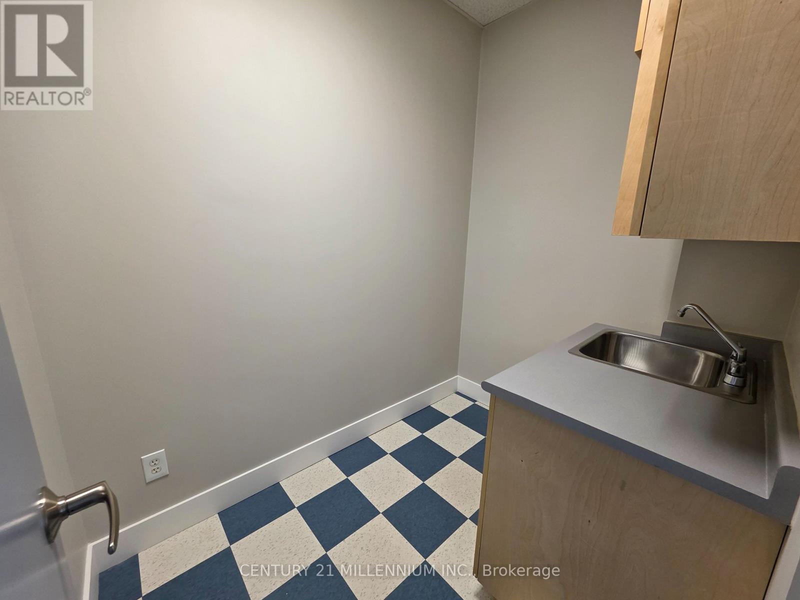 212 - 2250 Bovaird Drive E, Brampton, Ontario  L6R 0W3 - Photo 4 - W13016120