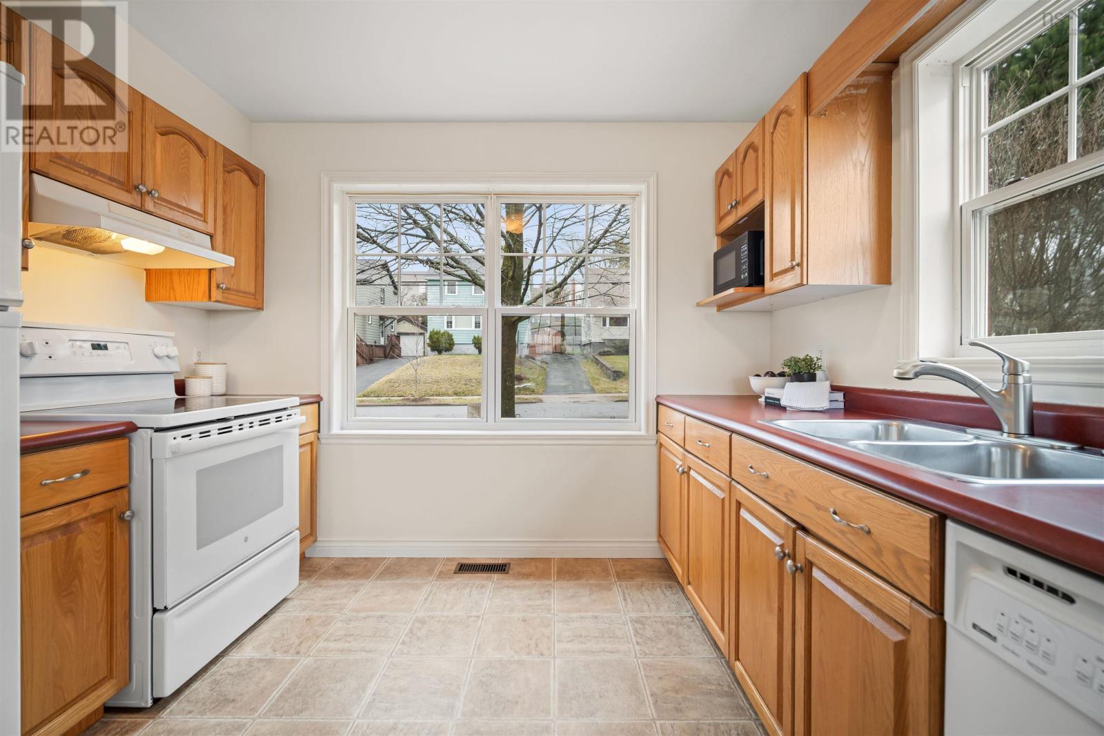 3752 Memorial Drive, Halifax, Nova Scotia  B3K 6R6 - Photo 17 - 202607830