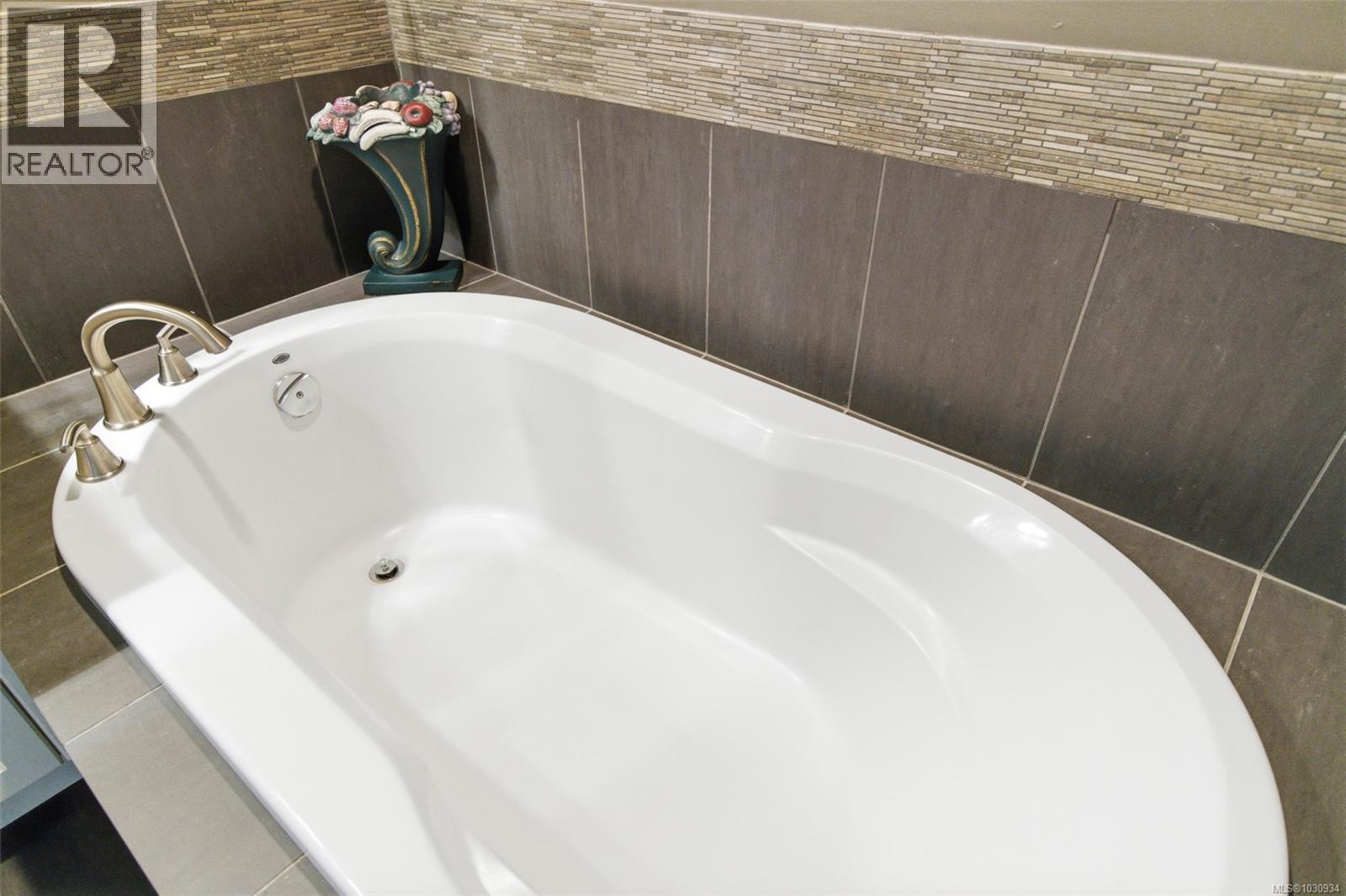 5246 Lost Lake Rd, Nanaimo, British Columbia  V9T 5E5 - Photo 28 - 1030934